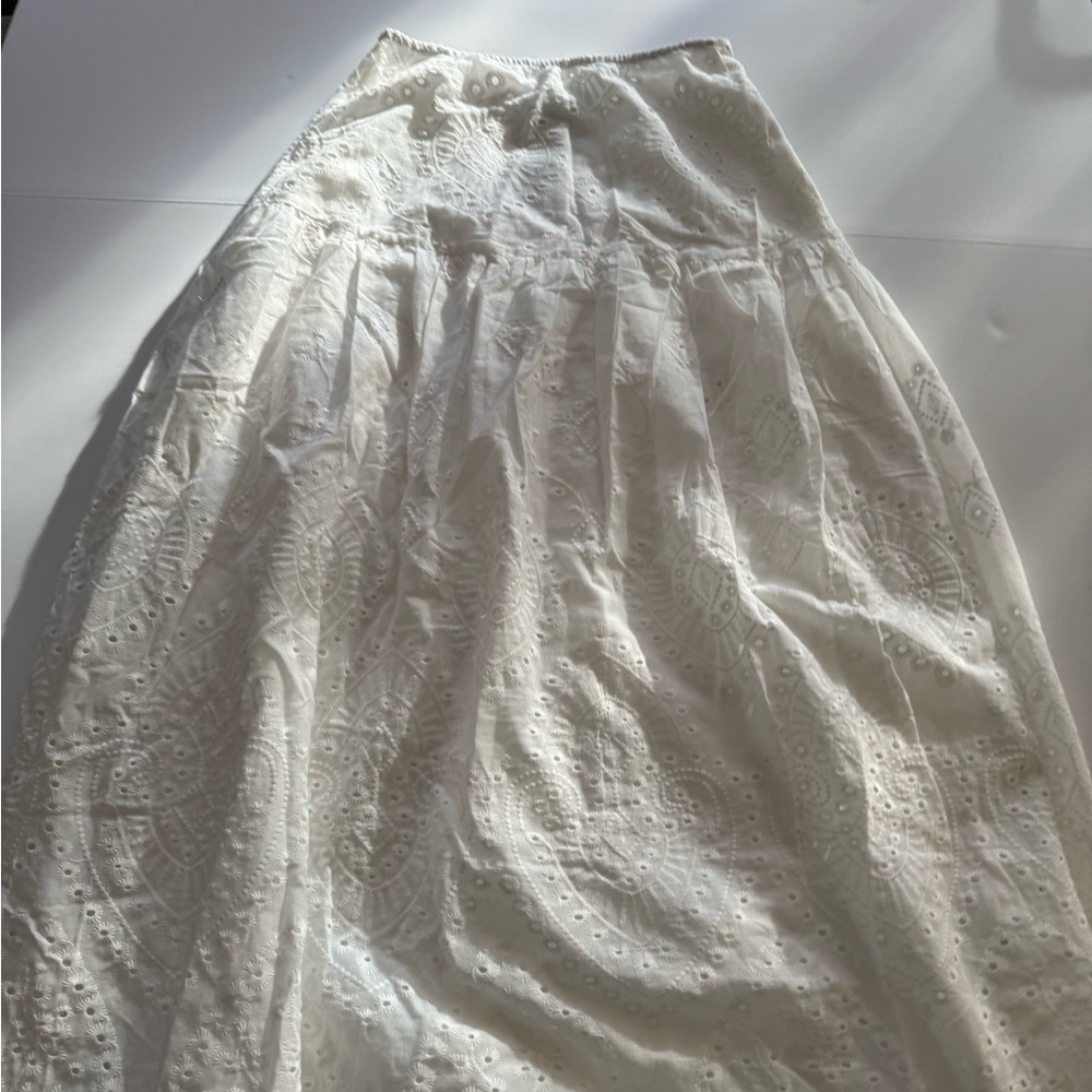 🌸Fortunate One White Eyelet Maxi Skirt XS NWT Coastal Resort Santorini☀️ - Picture 9 of 9